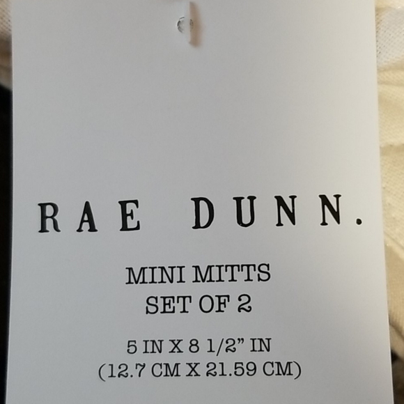 ❣Rae Dunn Oven Mitts - Picture 2 of 5